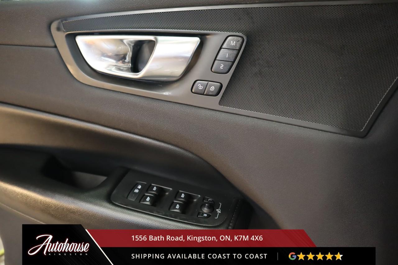 2021 Volvo XC60 T6 Momentum NAVIGATION - LEATHER Photo