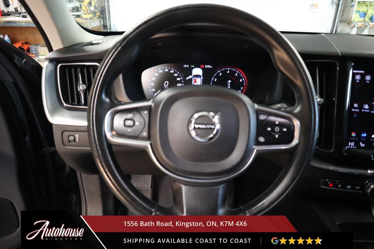 2021 Volvo XC60 T6 Momentum NAVIGATION - LEATHER Photo