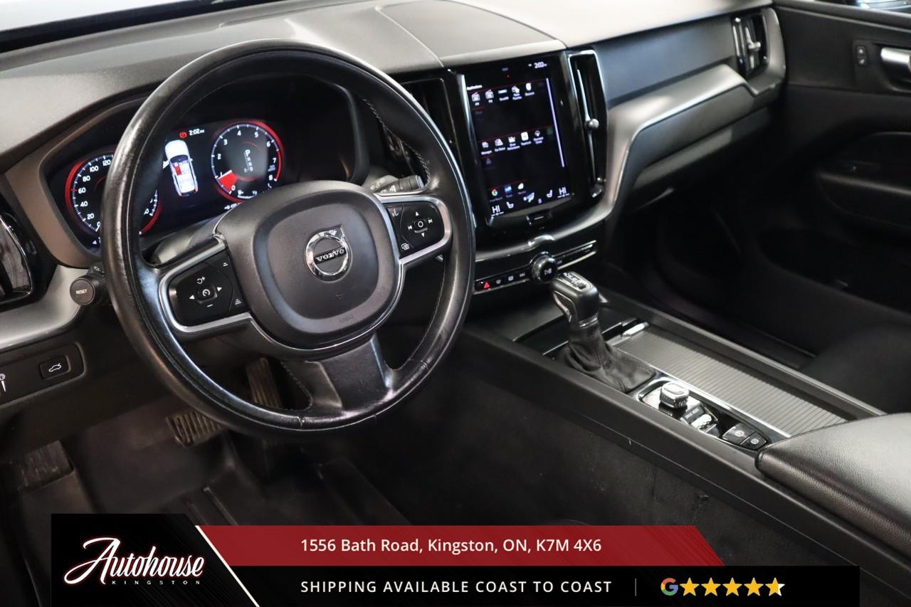 2021 Volvo XC60 T6 Momentum NAVIGATION - LEATHER Photo