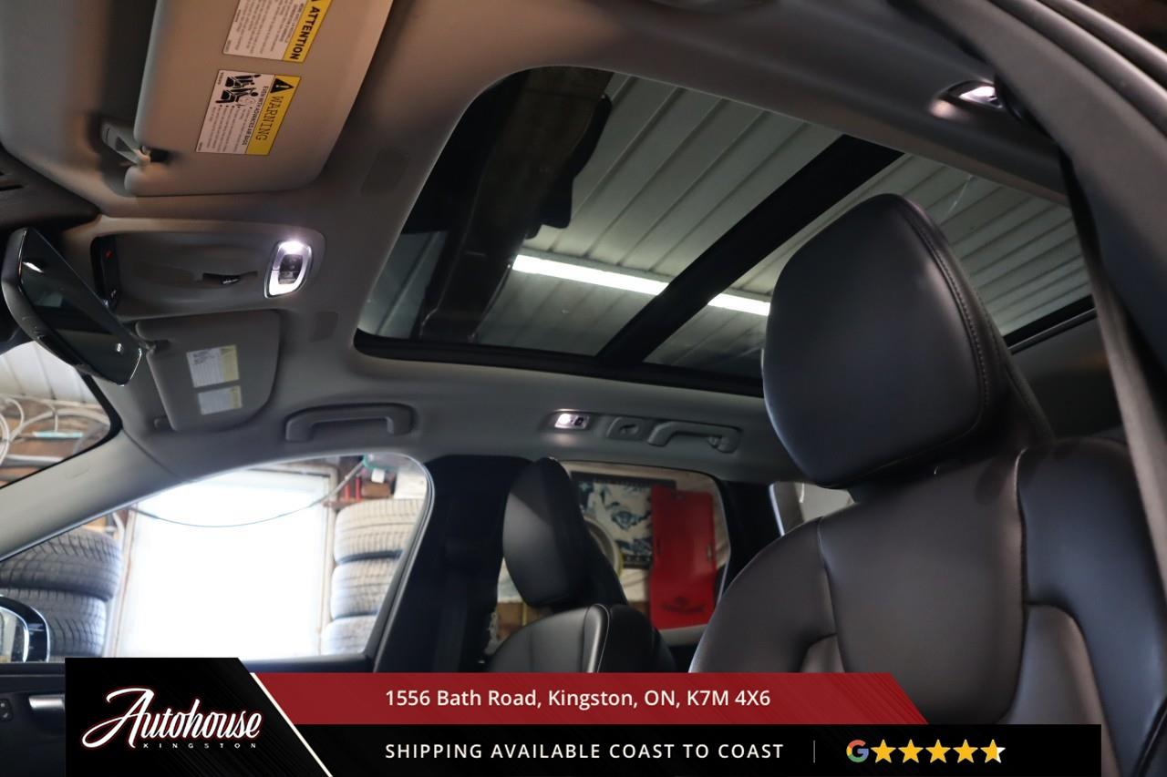 2021 Volvo XC60 T6 Momentum NAVIGATION - LEATHER Photo