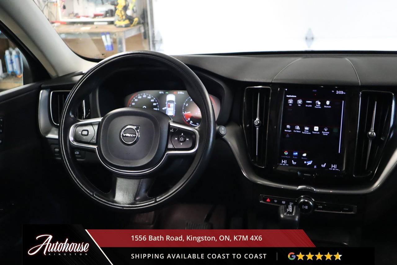 2021 Volvo XC60 T6 Momentum NAVIGATION - LEATHER Photo