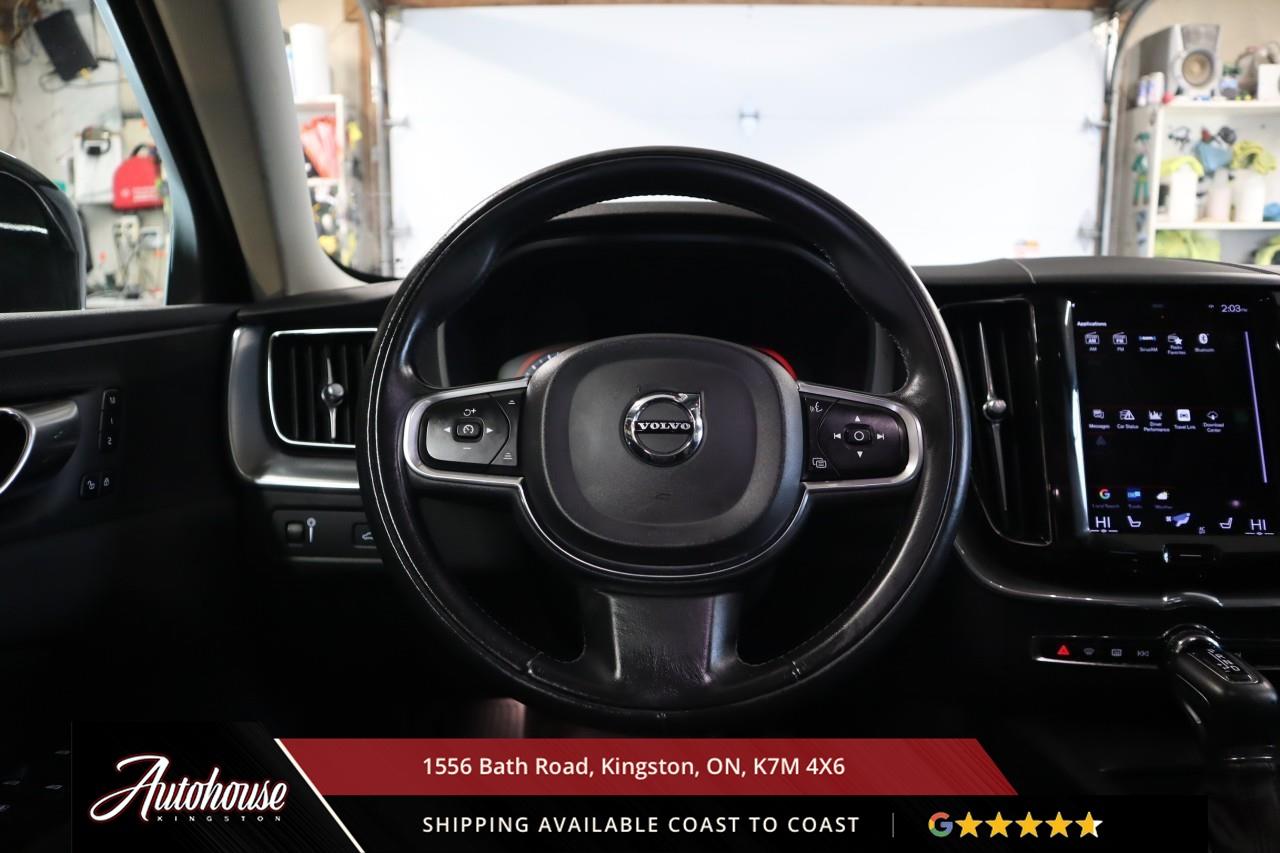 2021 Volvo XC60 T6 Momentum NAVIGATION - LEATHER Photo