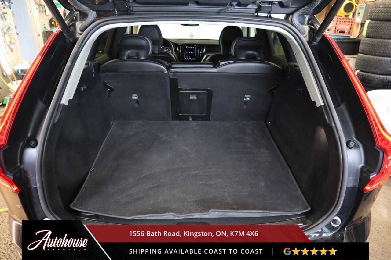 2021 Volvo XC60 T6 Momentum NAVIGATION - LEATHER Photo