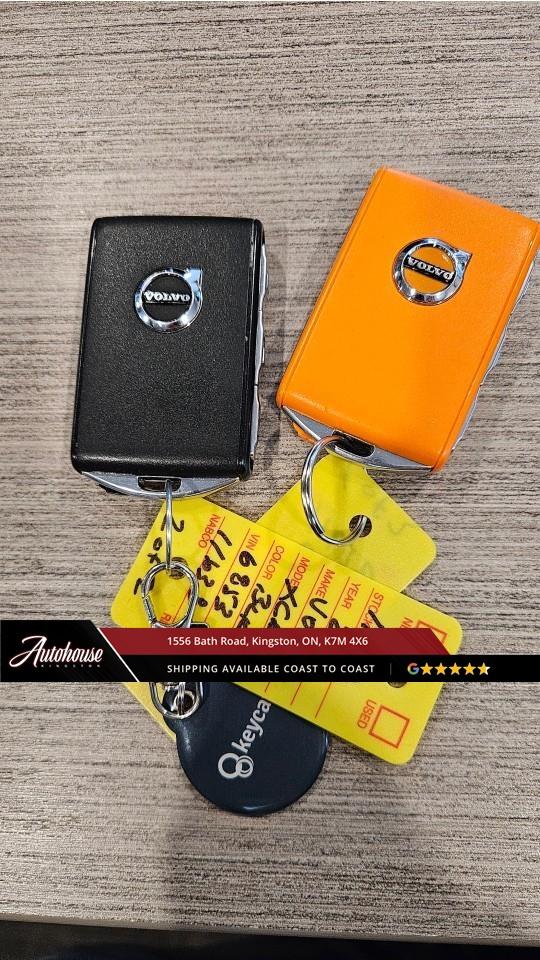 2021 Volvo XC60 T6 Momentum NAVIGATION - LEATHER Photo