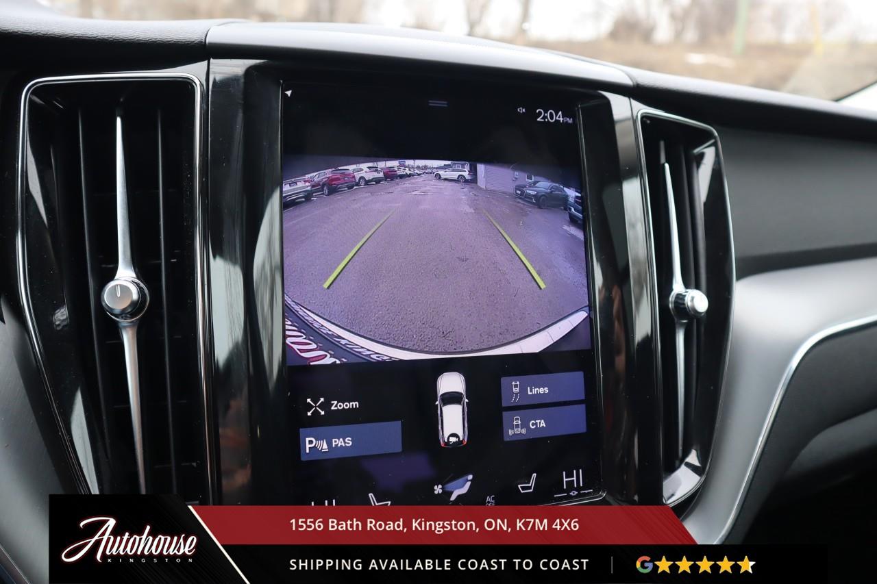 2021 Volvo XC60 T6 Momentum NAVIGATION - LEATHER Photo