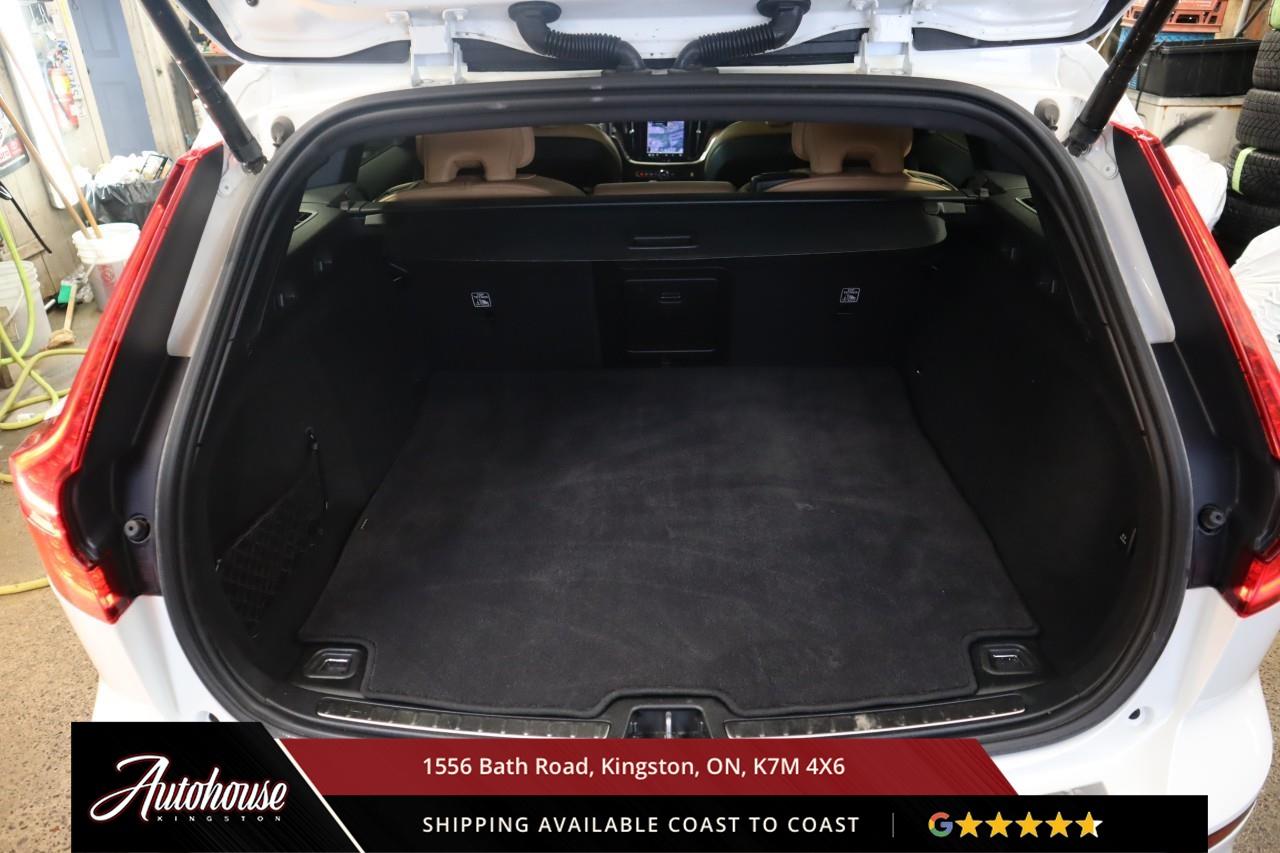 2024 Volvo V60 Cross Country B5 Ultimate ULTIMATE PKG - PANORAMIC SUNROOF Photo