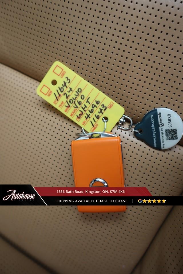 2024 Volvo V60 Cross Country B5 Ultimate ULTIMATE PKG - PANORAMIC SUNROOF Photo