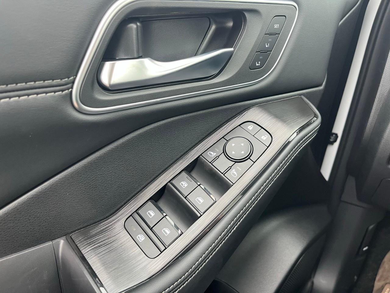 2026 Nissan Rogue AWD Platinum Photo