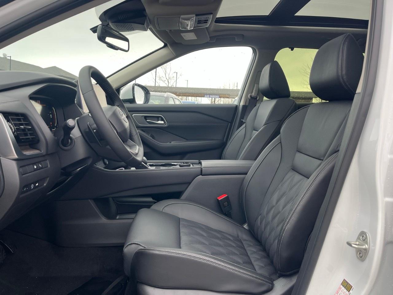 2026 Nissan Rogue AWD Platinum Photo