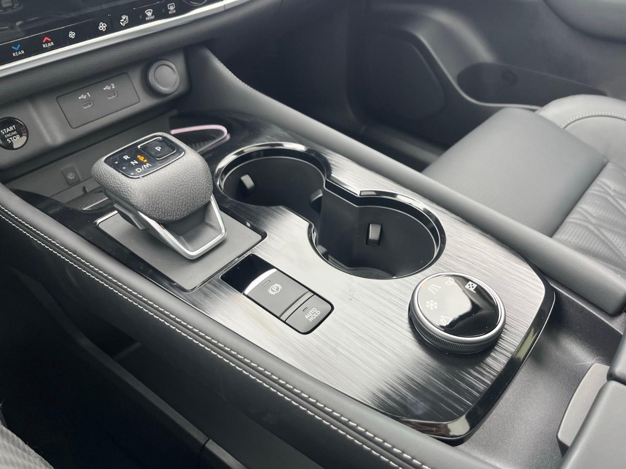 2026 Nissan Rogue AWD Platinum Photo