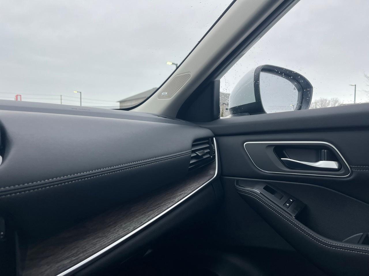 2026 Nissan Rogue AWD Platinum Photo