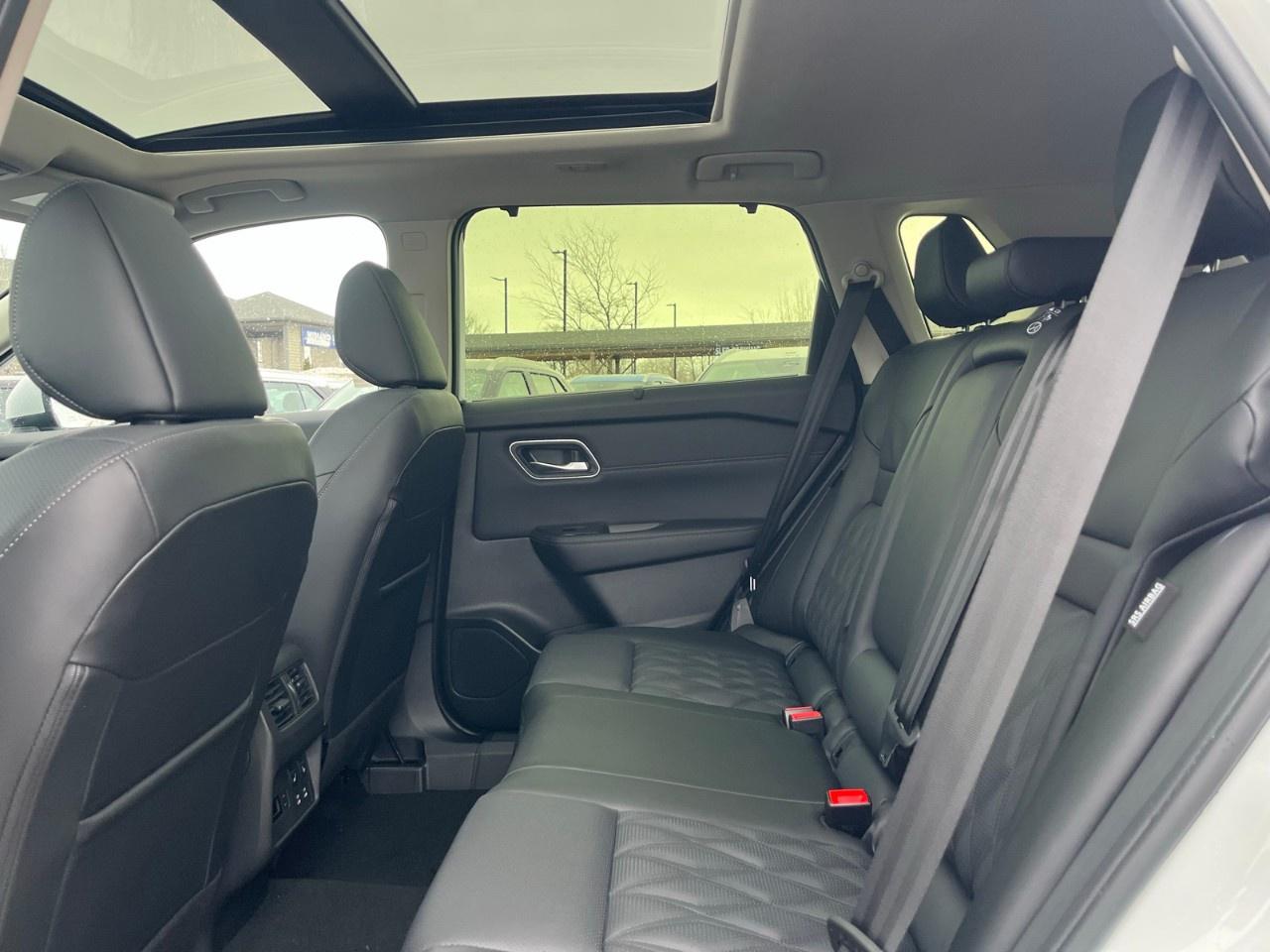 2026 Nissan Rogue AWD Platinum Photo