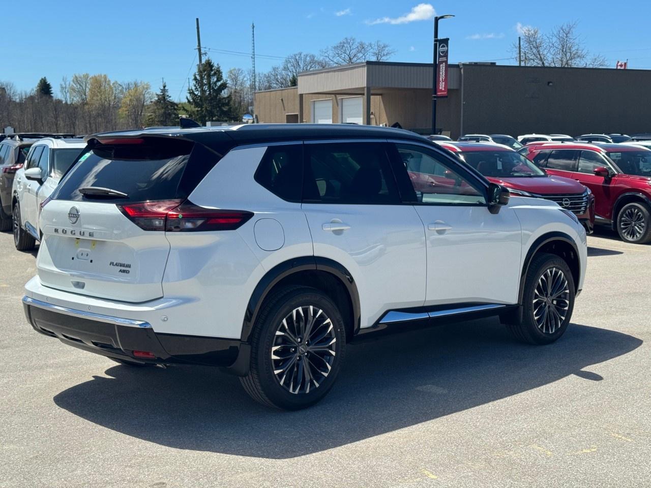 2026 Nissan Rogue AWD Platinum Photo2