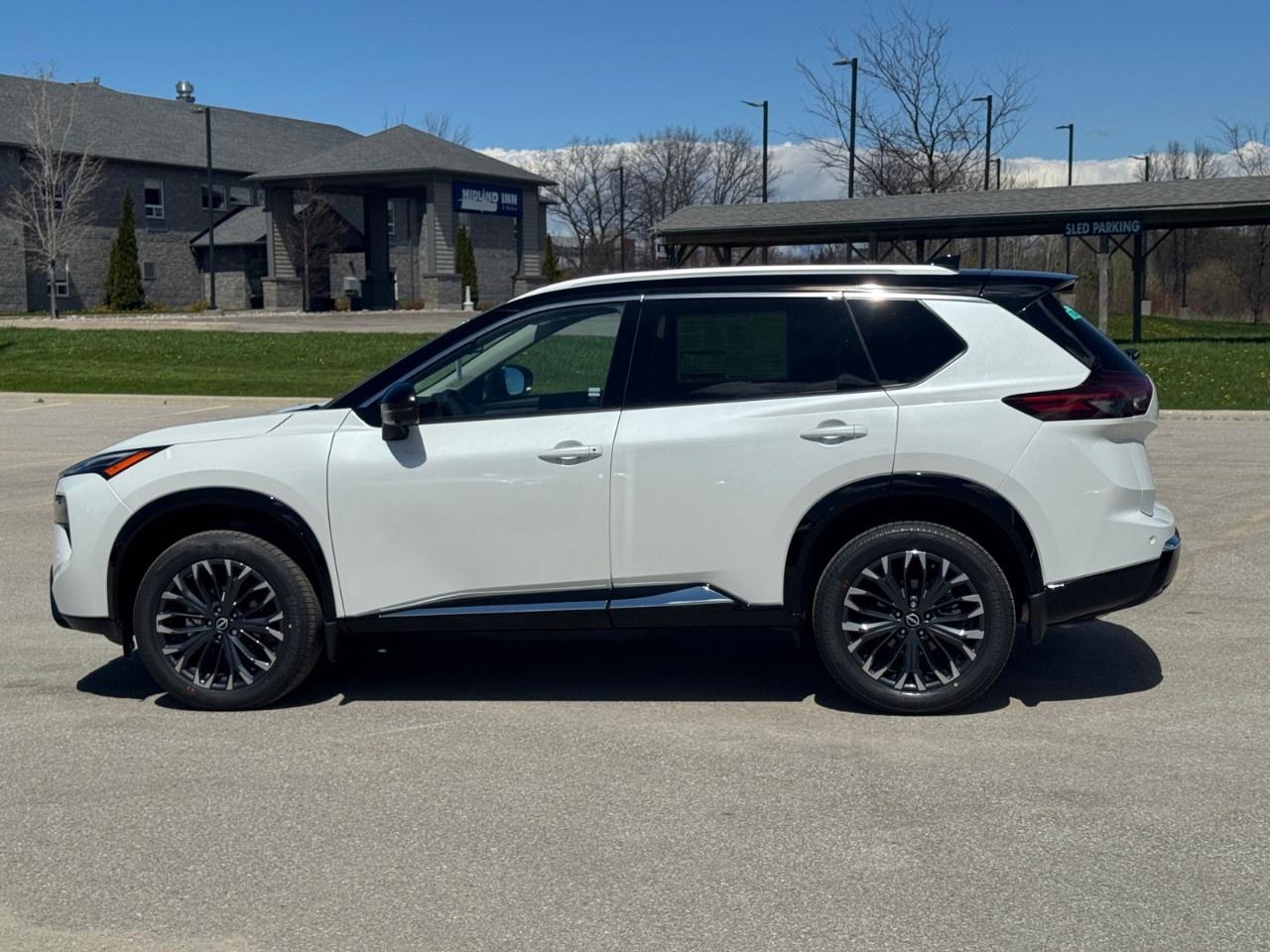 2026 Nissan Rogue AWD Platinum Photo