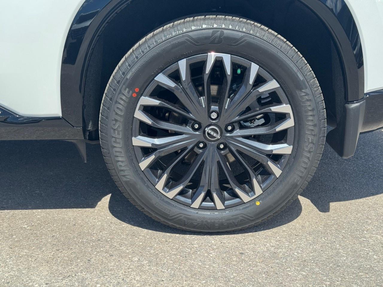 2026 Nissan Rogue AWD Platinum Photo