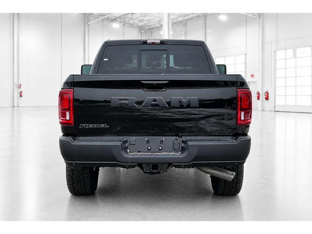 2026 RAM 2500 REBEL | 6.7L Diesel | Leather | Sunroof | Level 2 Photo3