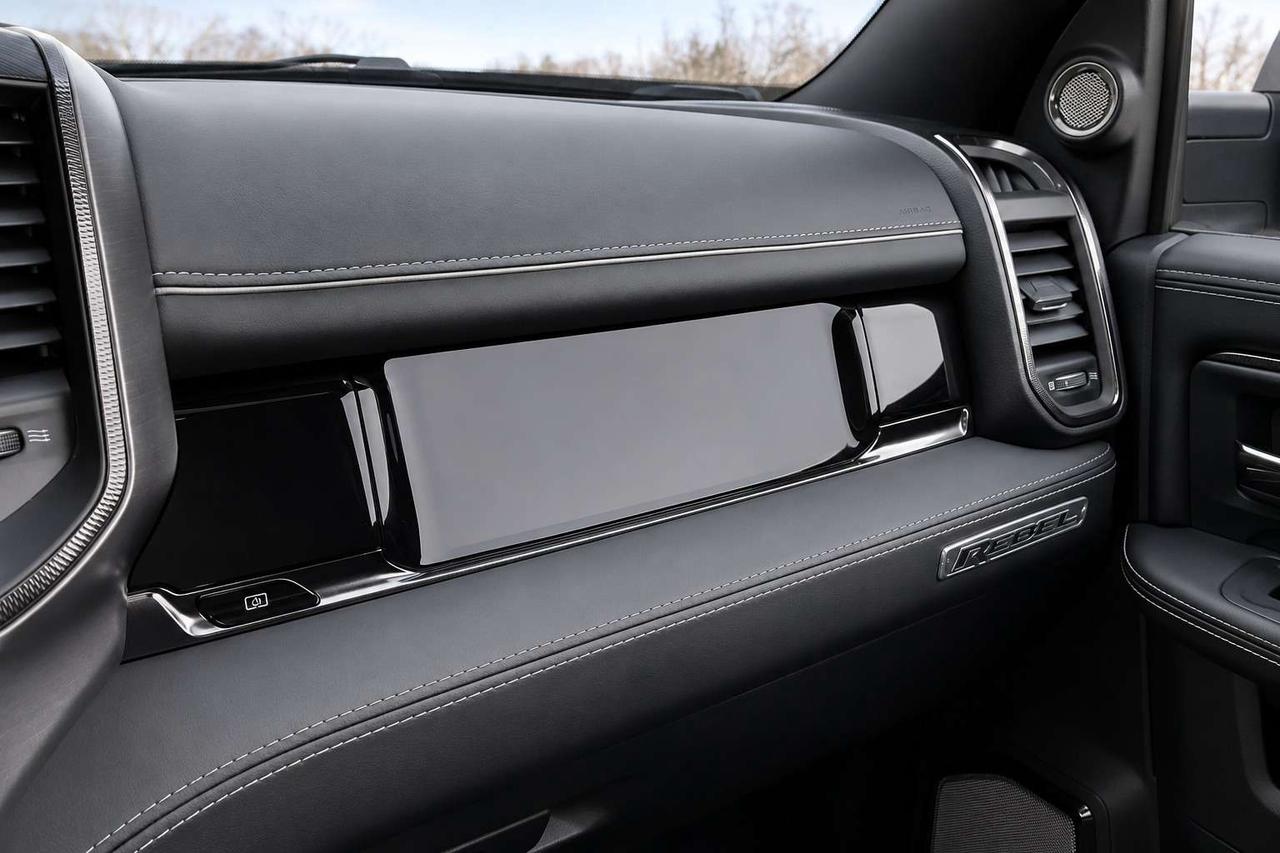 2026 RAM 2500 REBEL | 6.7L Diesel | Leather | Sunroof | Level 2 Photo