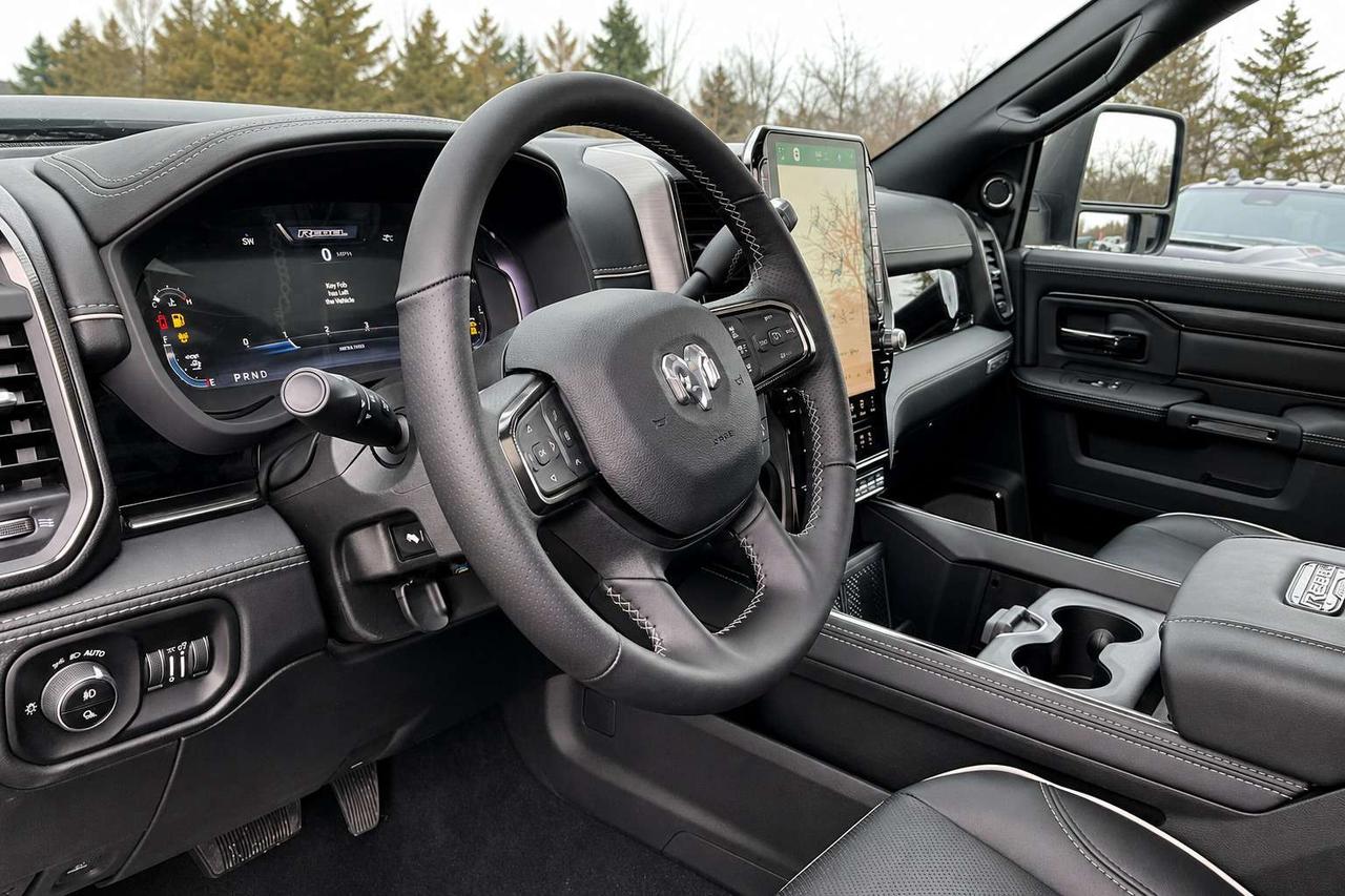 2026 RAM 2500 REBEL | 6.7L Diesel | Leather | Sunroof | Level 2 Photo