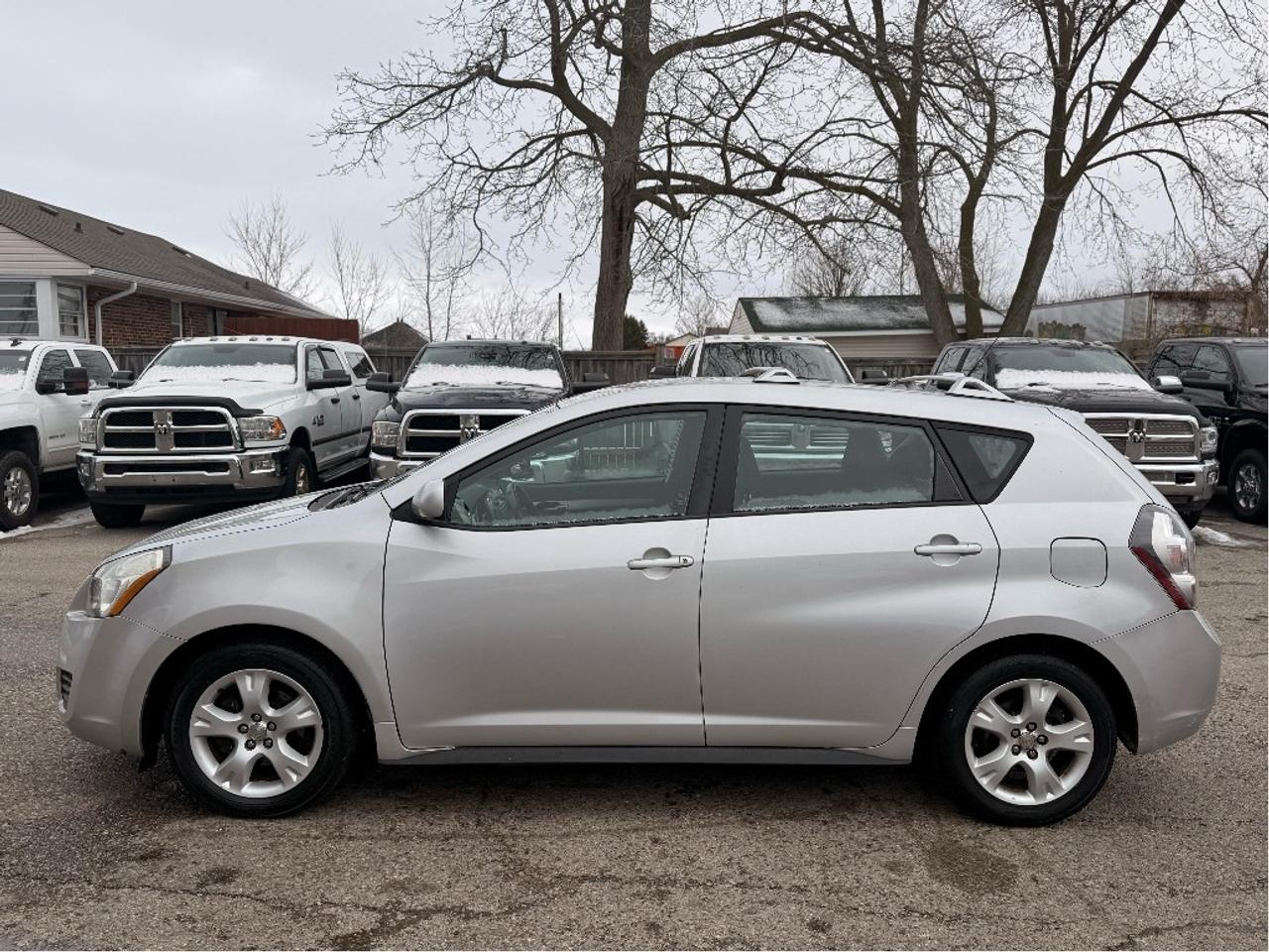2009 Pontiac Vibe  Photo