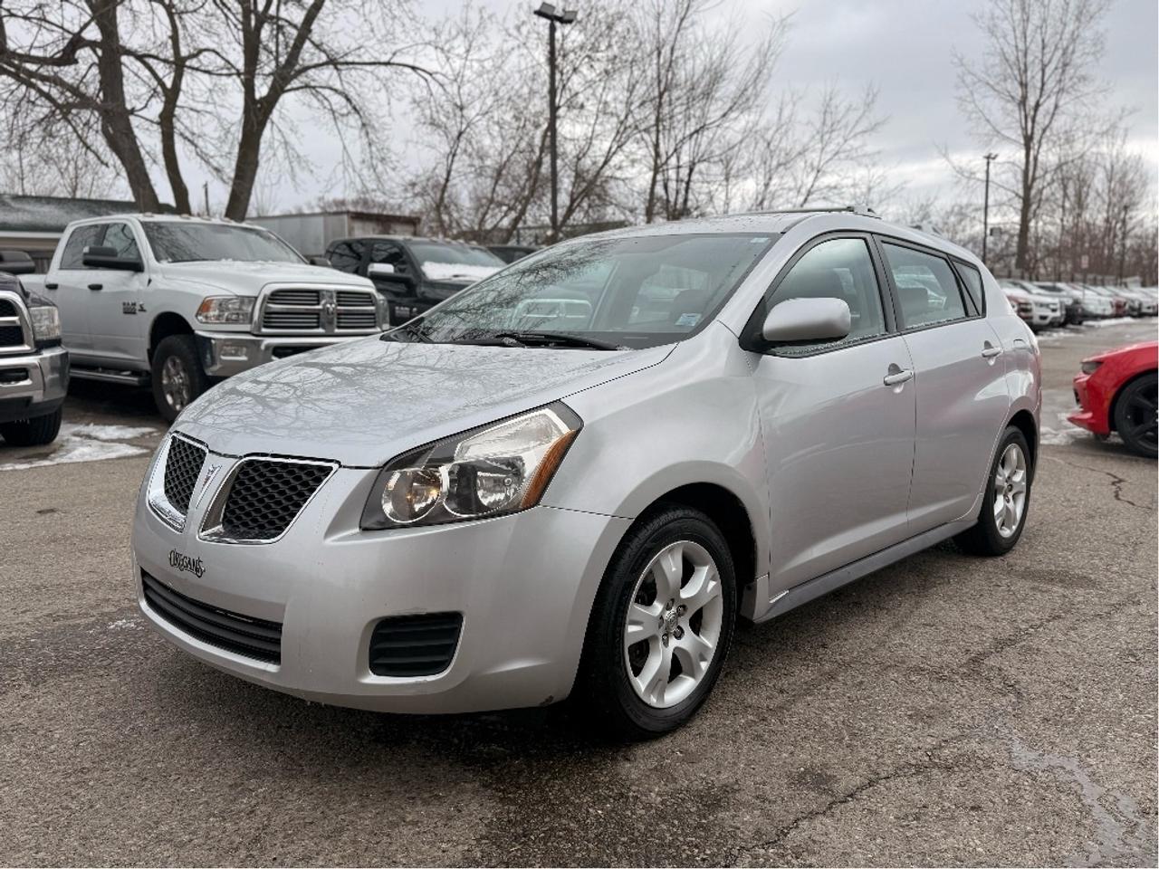 2009 Pontiac Vibe  Photo2