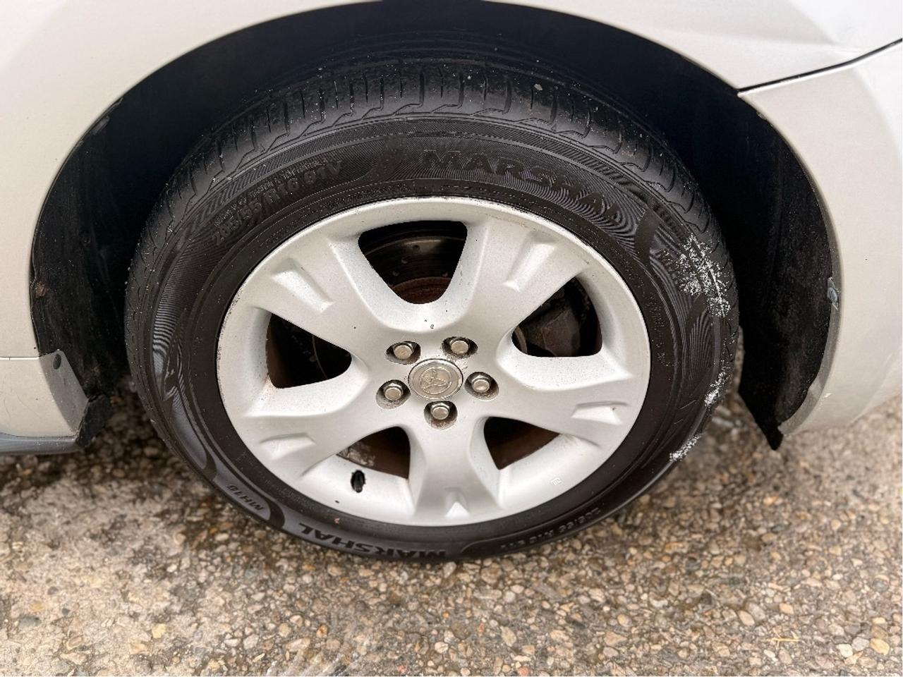 2009 Pontiac Vibe  Photo