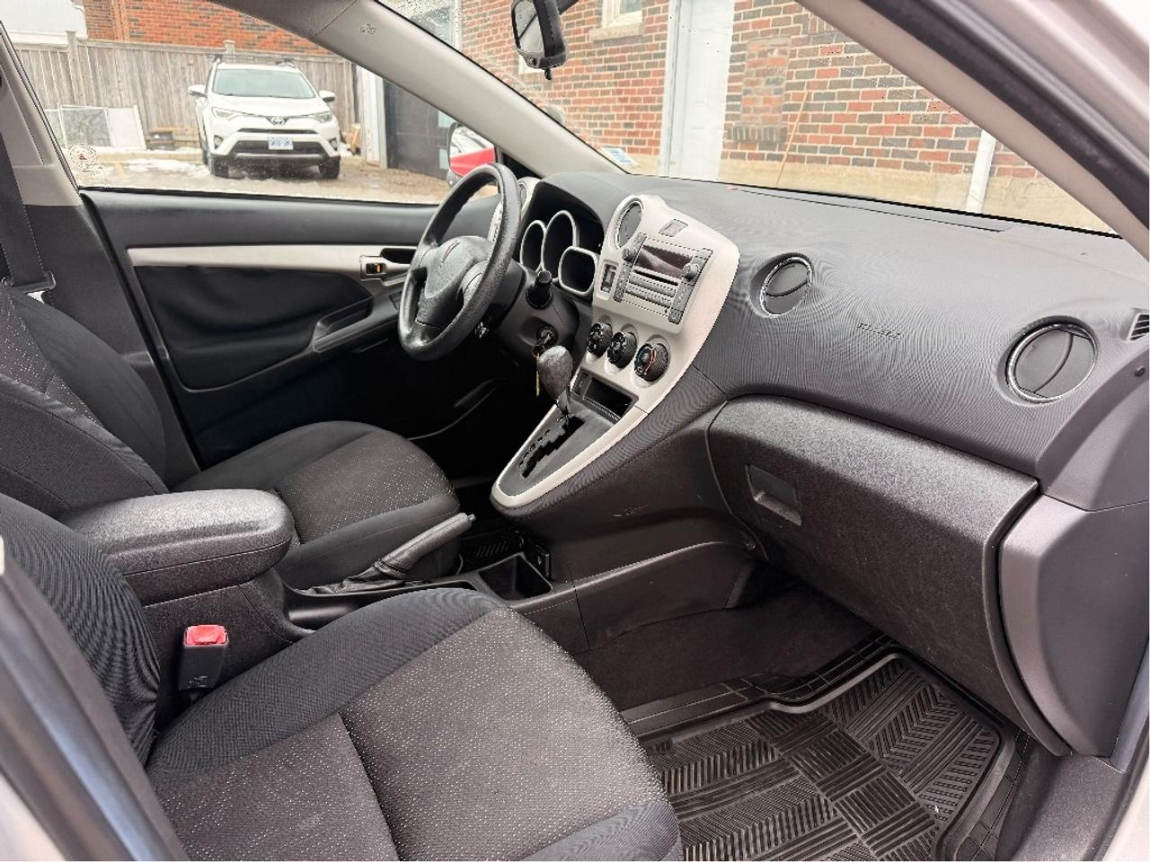 2009 Pontiac Vibe  Photo