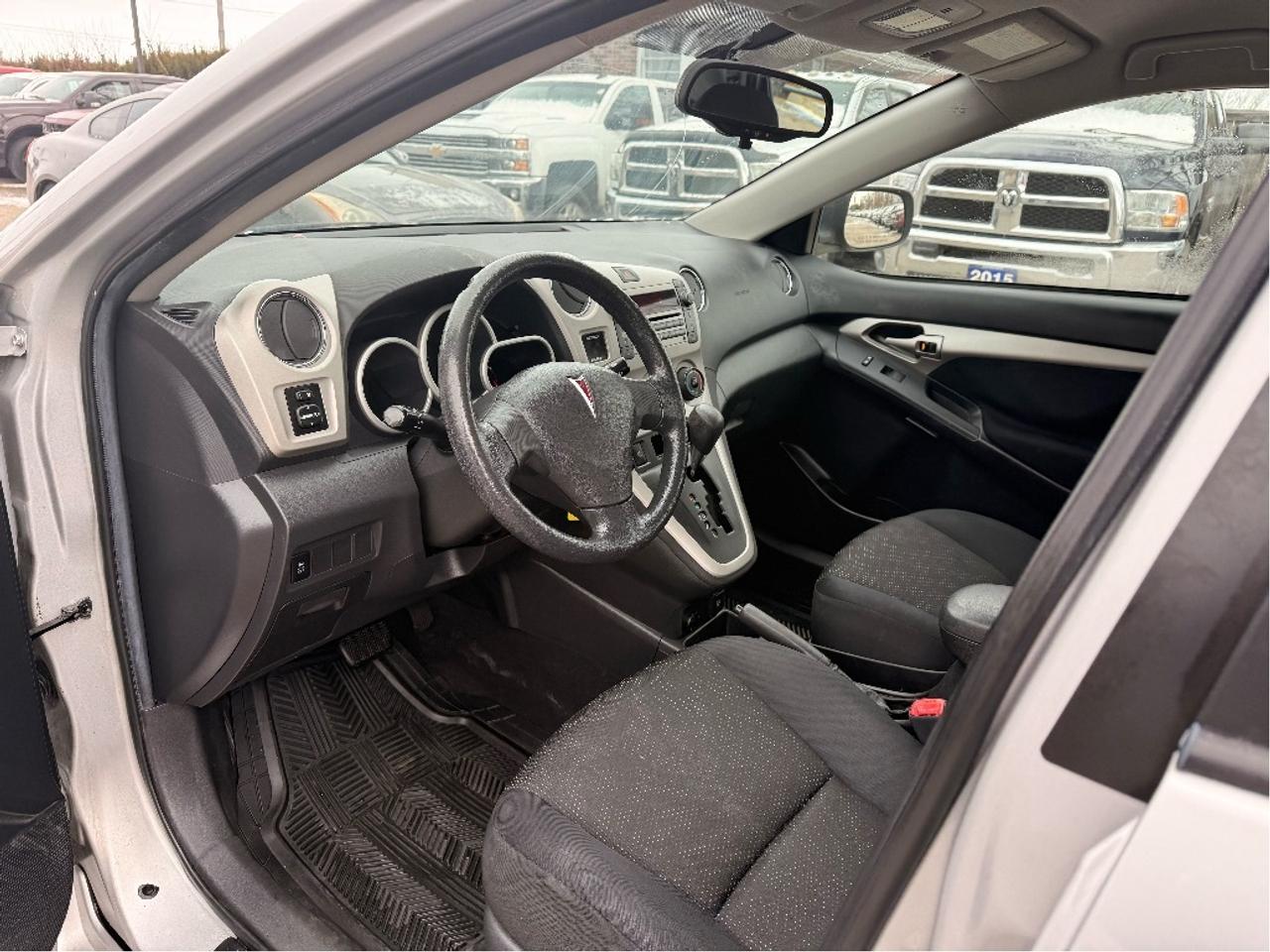 2009 Pontiac Vibe  Photo