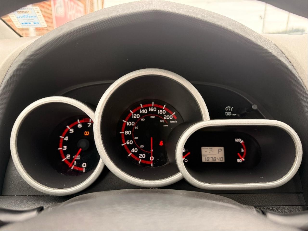 2009 Pontiac Vibe  Photo