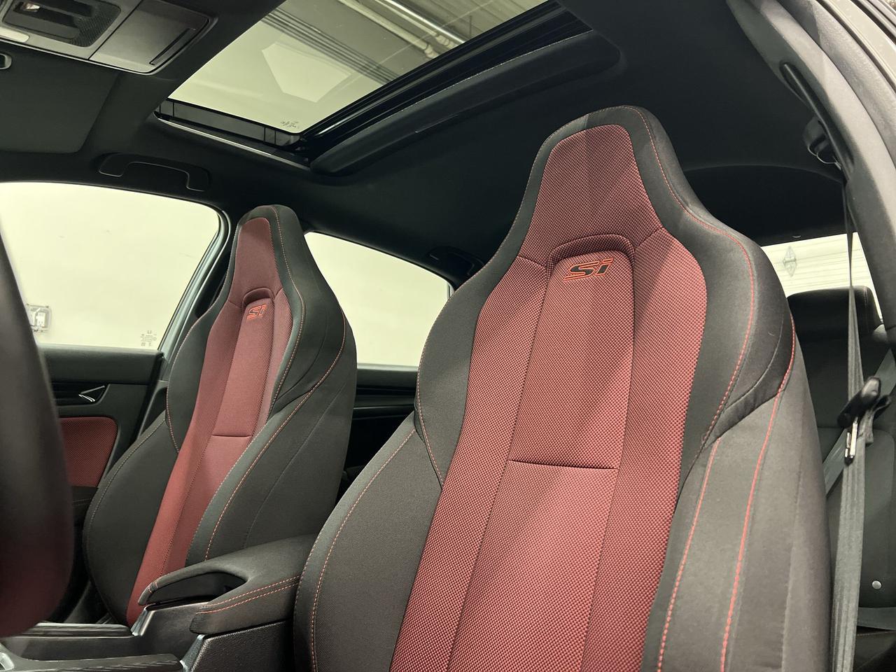 2025 Honda Civic SI | 6-SPEED |200HP |SUNROOF | HTD SEATS | CARPLAY Photo