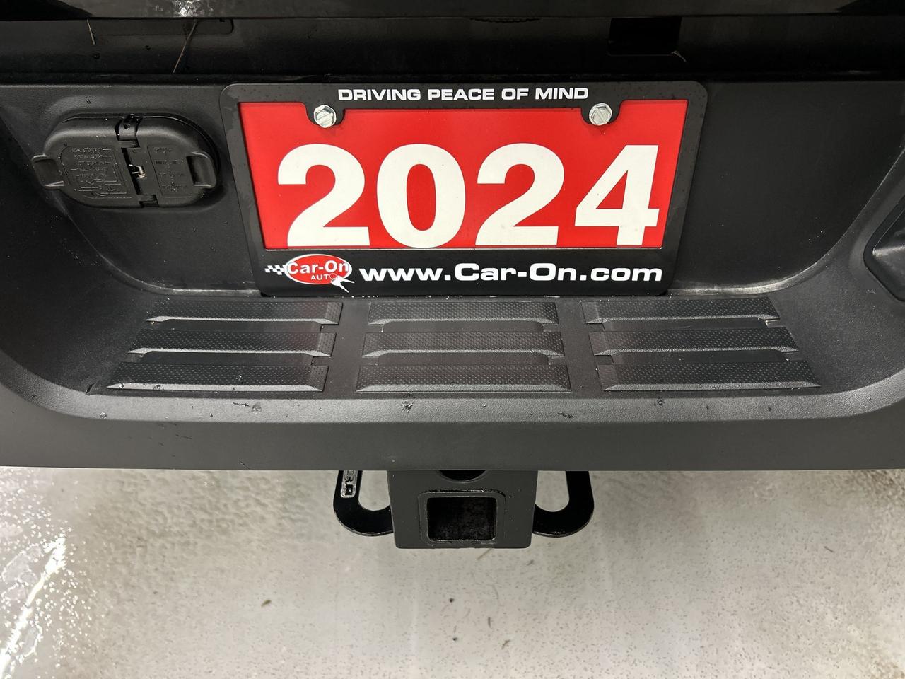 2024 Toyota Tacoma SR5 4X4 | DBL CAB | HTD SEATS | CARPLAY | TOW PKG Photo