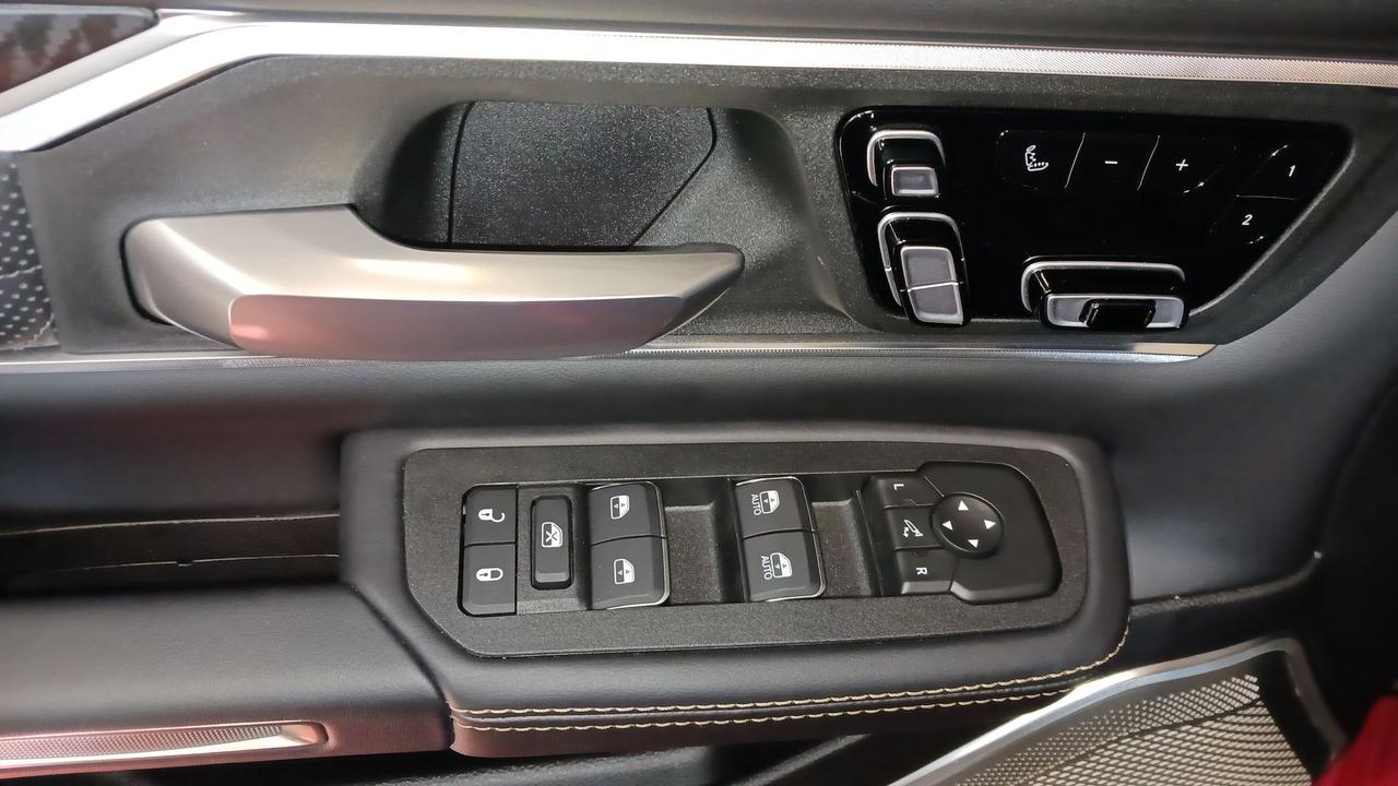 2026 RAM 1500 Tungsten 4x4 Crew Cab 5'7  Box Photo