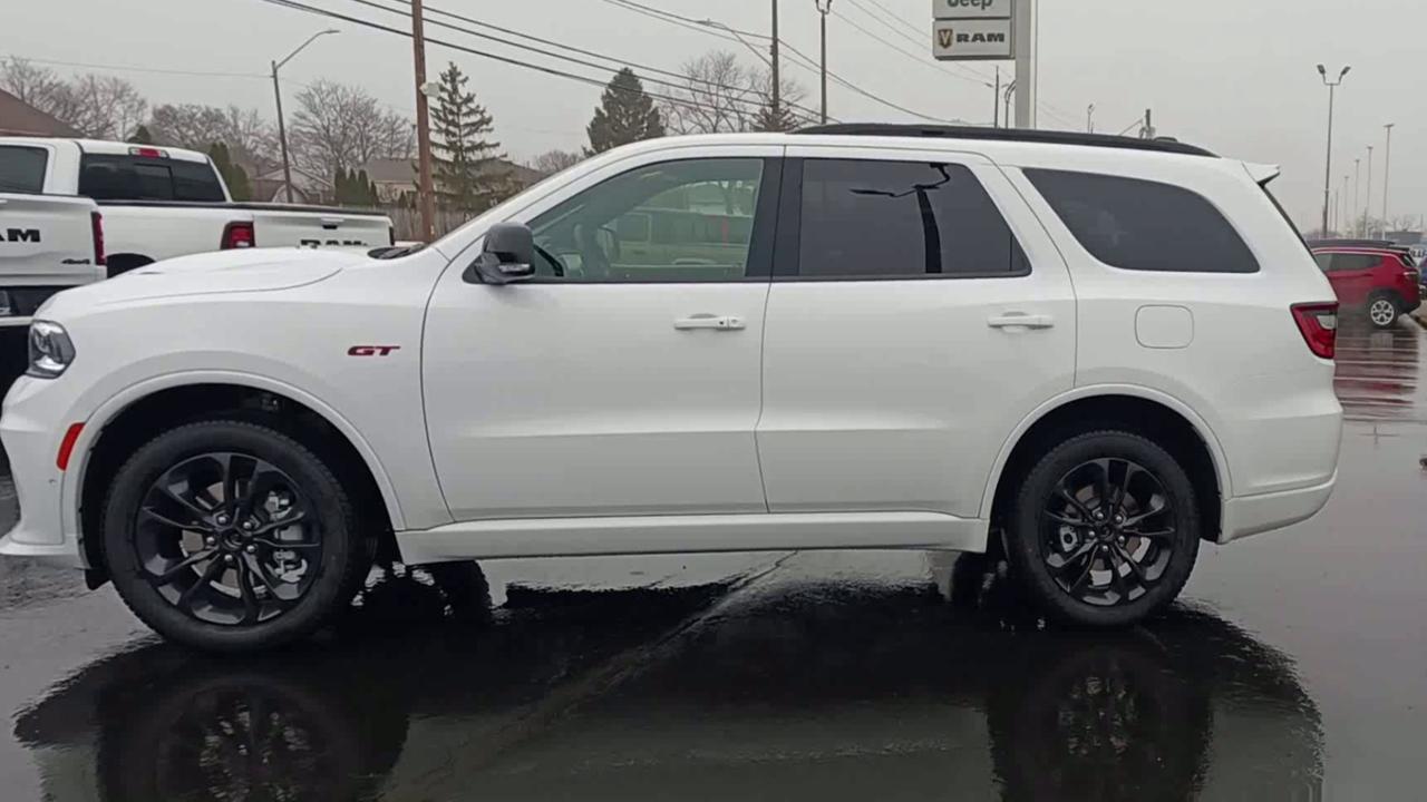 2026 Dodge Durango GT PLUS AWD Photo4