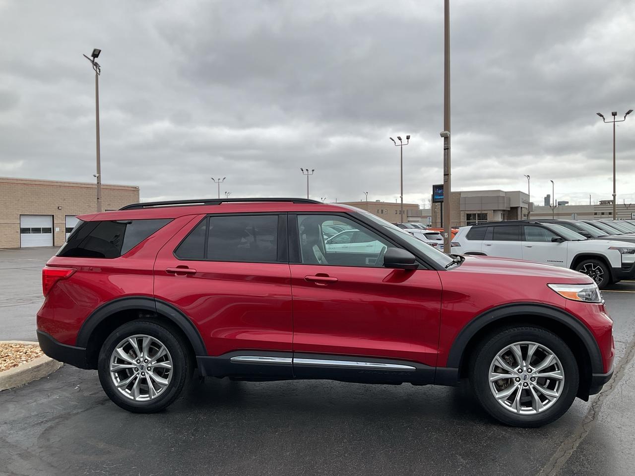 2020 Ford Explorer  Photo