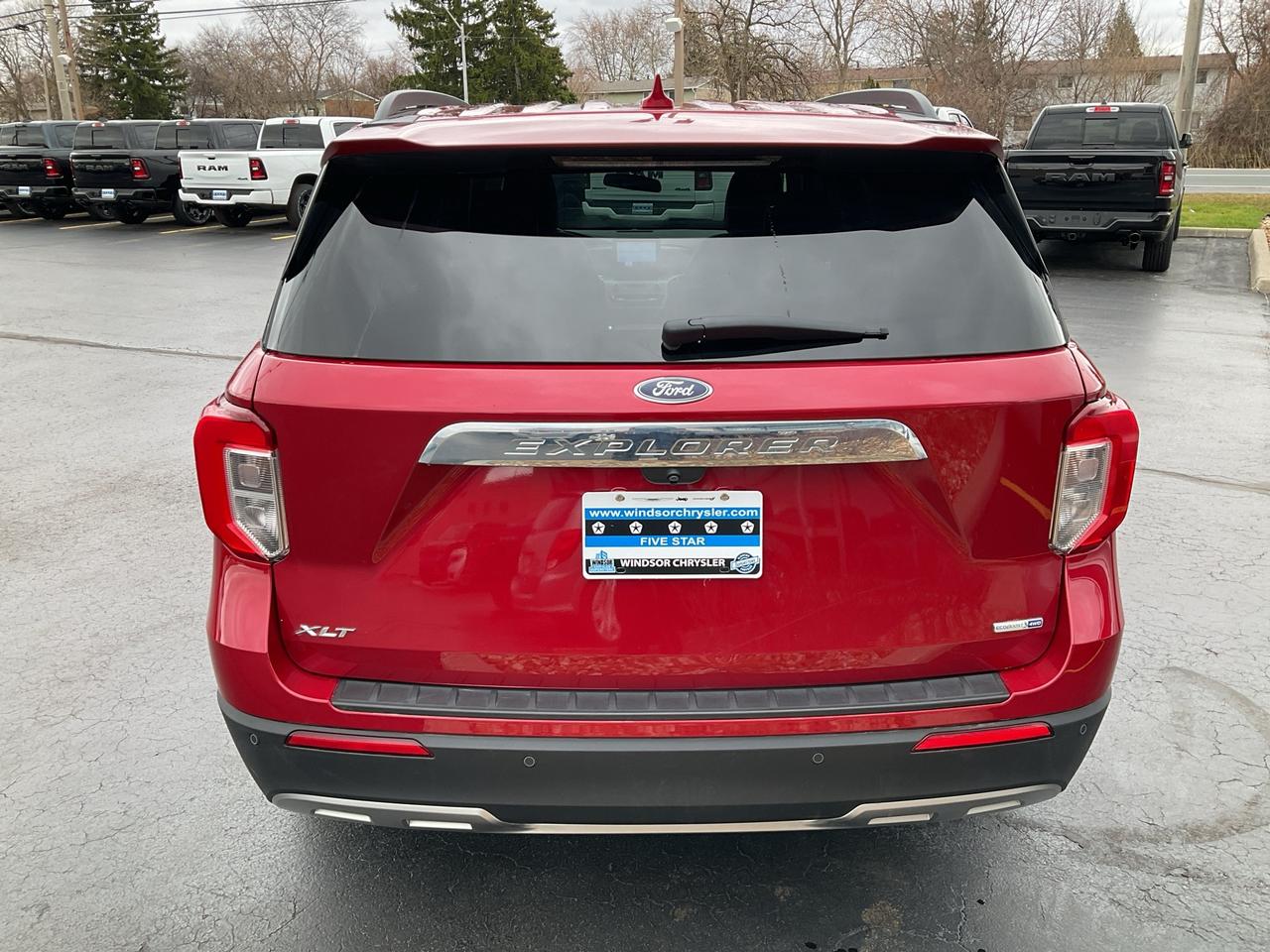 2020 Ford Explorer  Photo