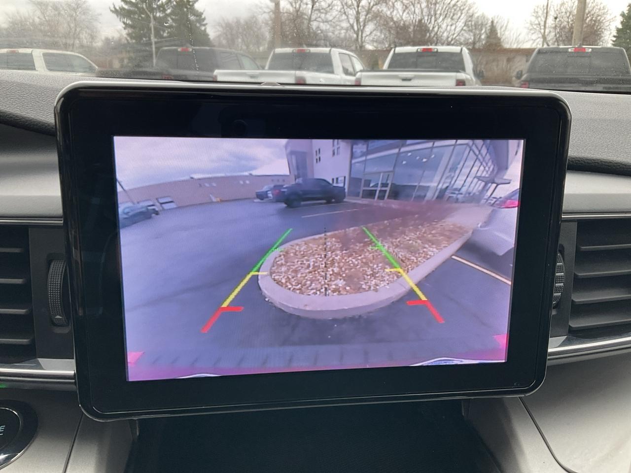 2020 Ford Explorer  Photo