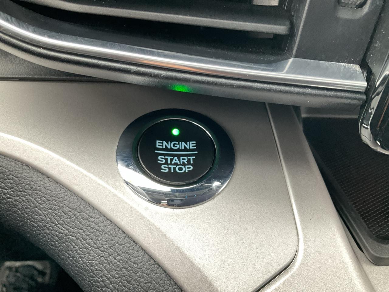 2020 Ford Explorer  Photo