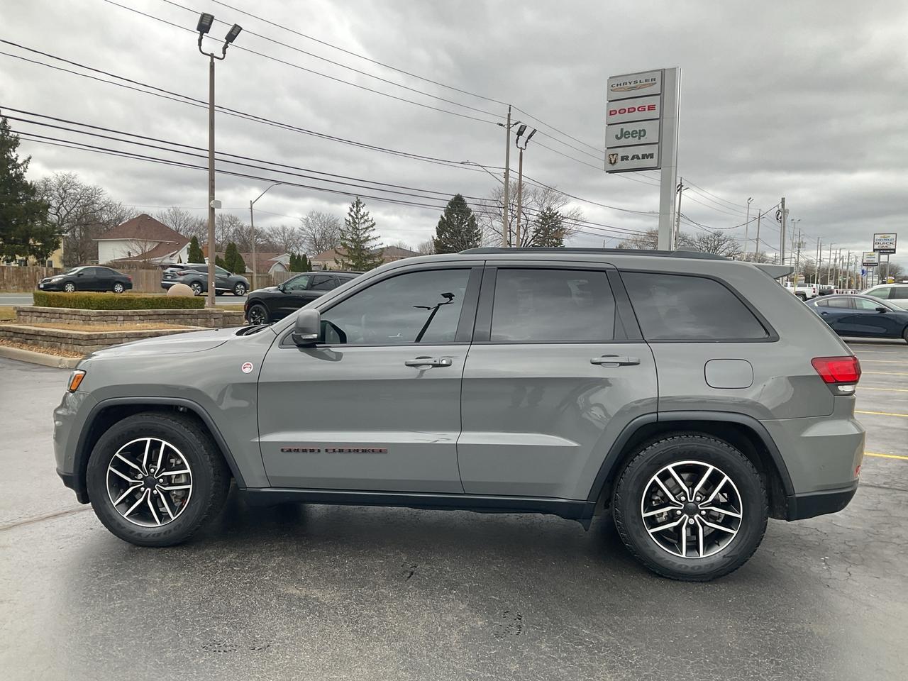 2019 Jeep Grand Cherokee LEATHER / MOON ROOF / AIR SUSPENSION Photo