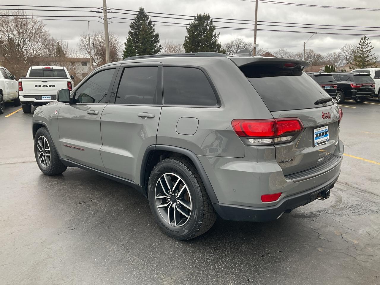 2019 Jeep Grand Cherokee LEATHER / MOON ROOF / AIR SUSPENSION Photo