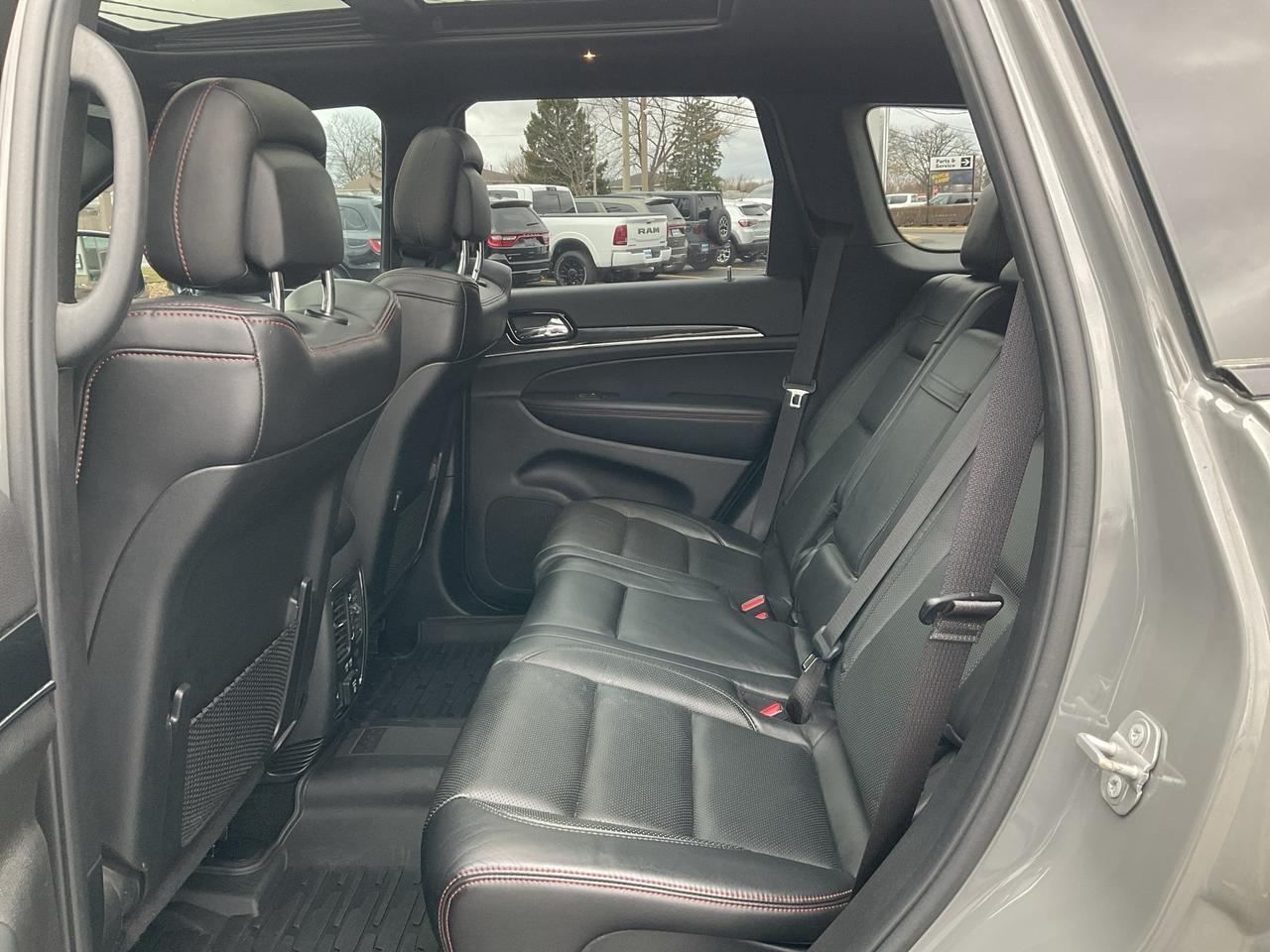 2019 Jeep Grand Cherokee LEATHER / MOON ROOF / AIR SUSPENSION Photo