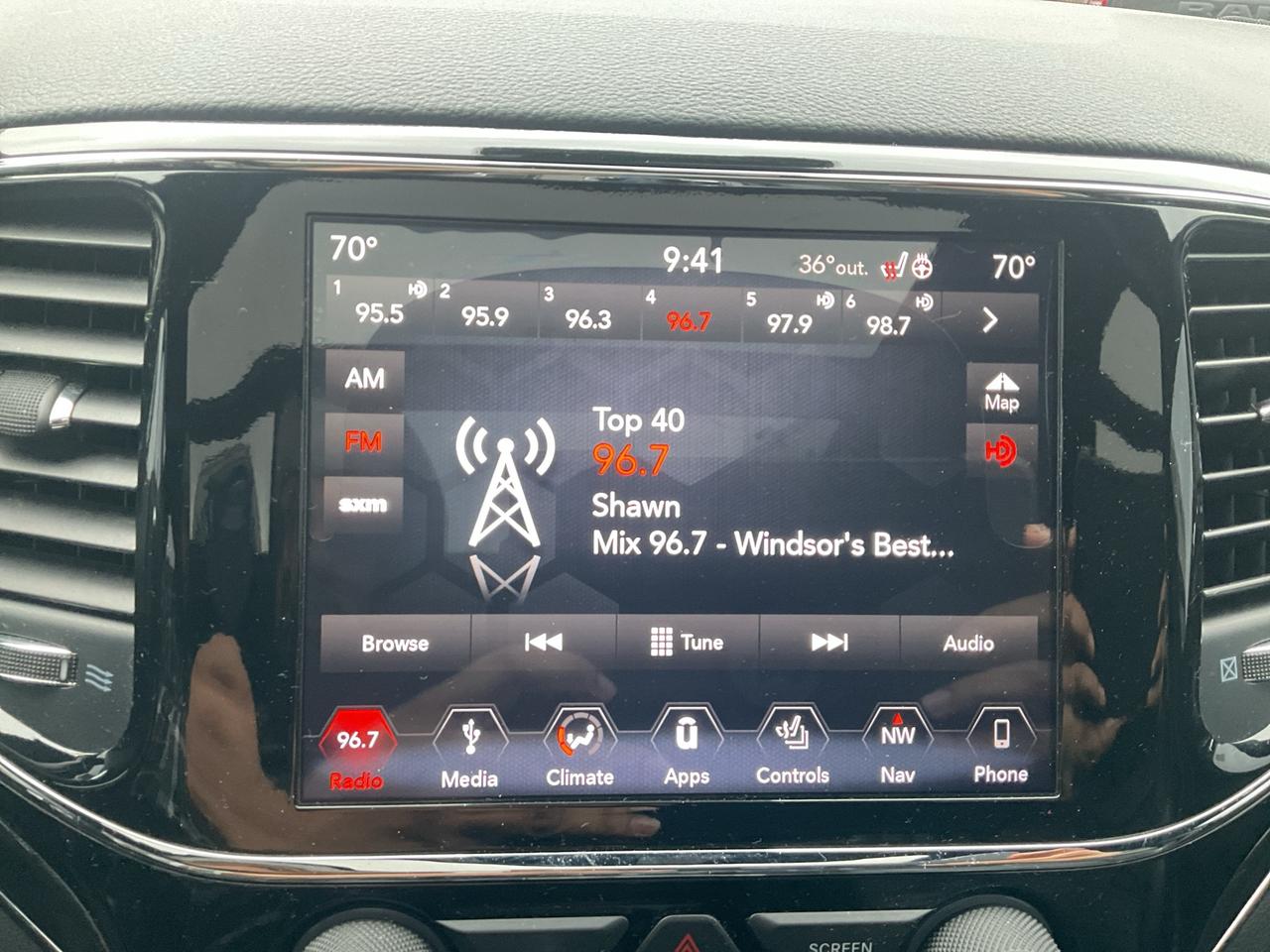 2019 Jeep Grand Cherokee LEATHER / MOON ROOF / AIR SUSPENSION Photo