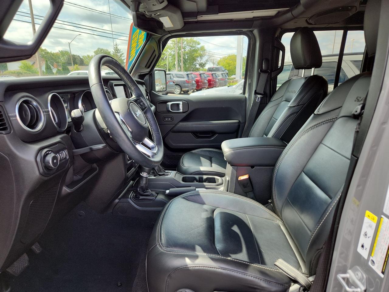 2019 Jeep Wrangler SKY TOP / LEATHER / NAV Photo