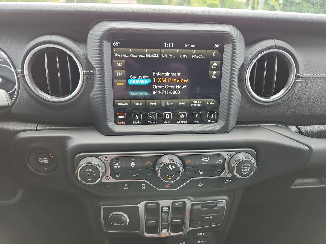 2019 Jeep Wrangler SKY TOP / LEATHER / NAV Photo