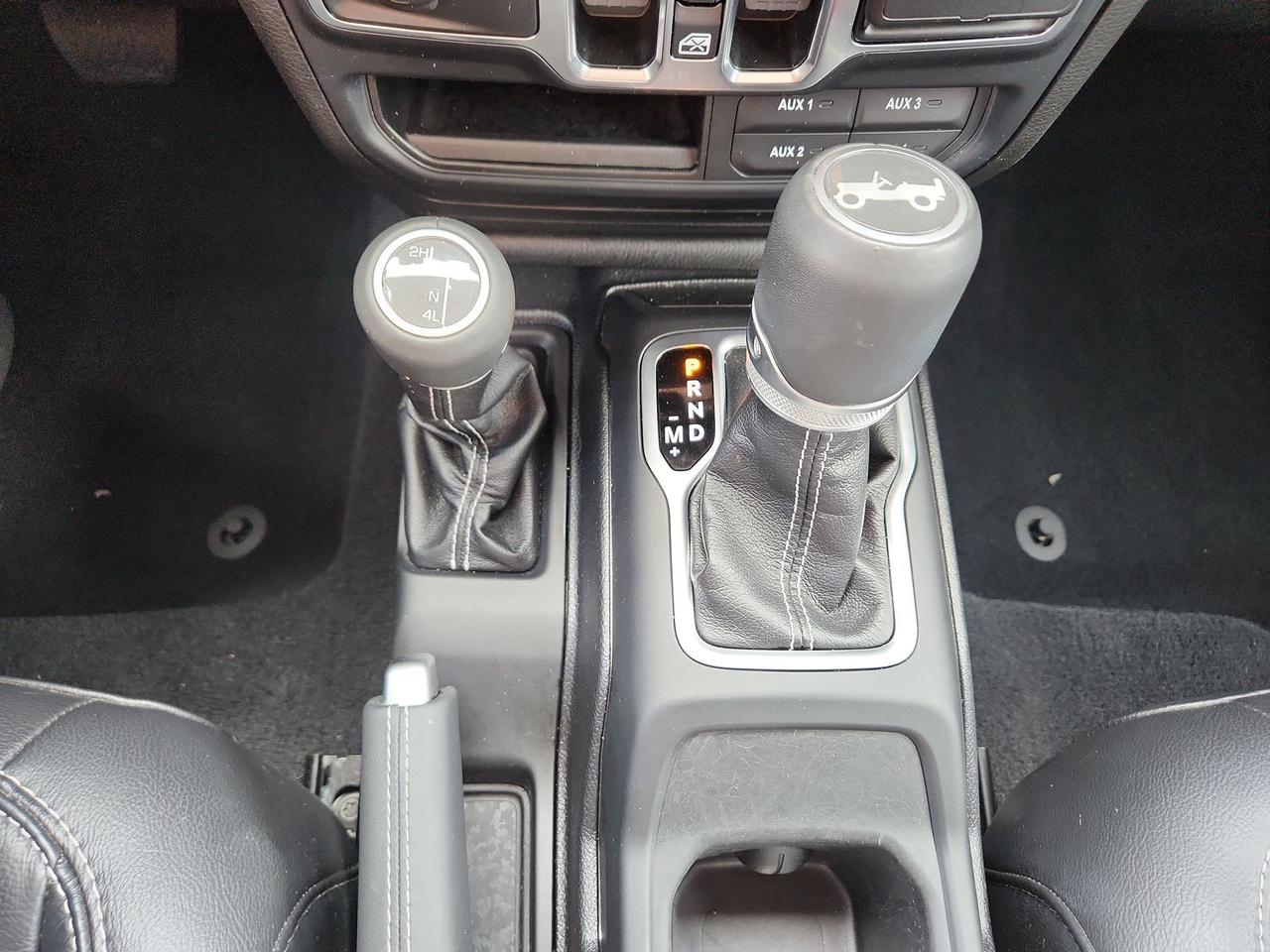 2019 Jeep Wrangler SKY TOP / LEATHER / NAV Photo