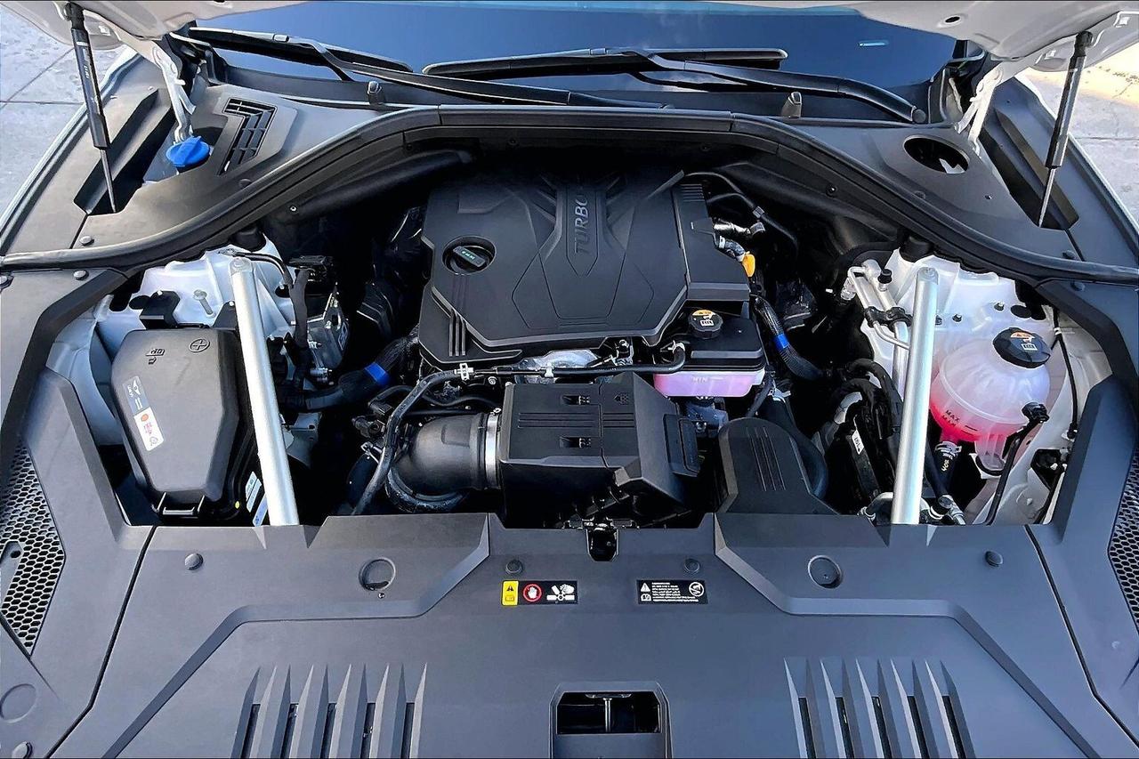 2025 Genesis GV70 2.5T Advanced | Vented Leather | Panoroof | AWD Photo