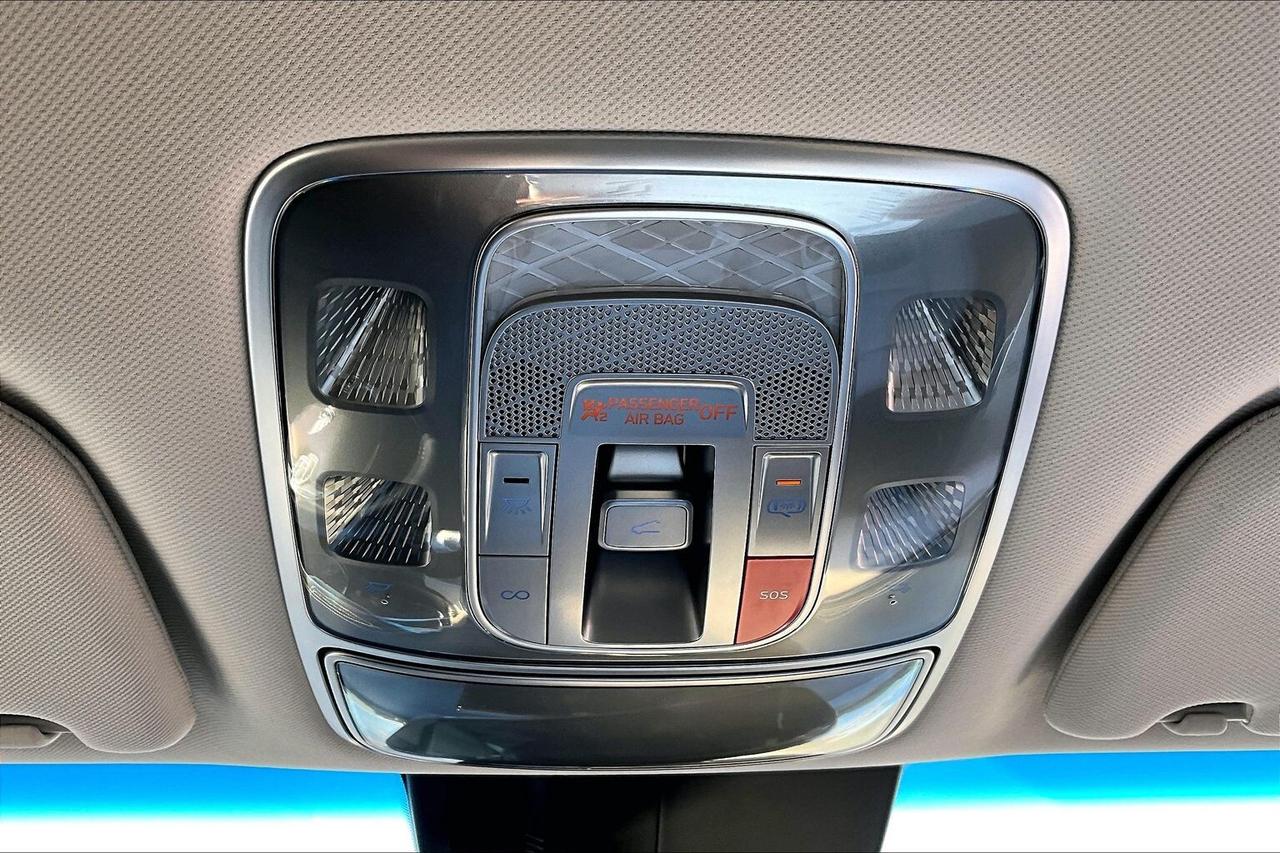 2025 Genesis GV70 2.5T Advanced | Vented Leather | Panoroof | AWD Photo