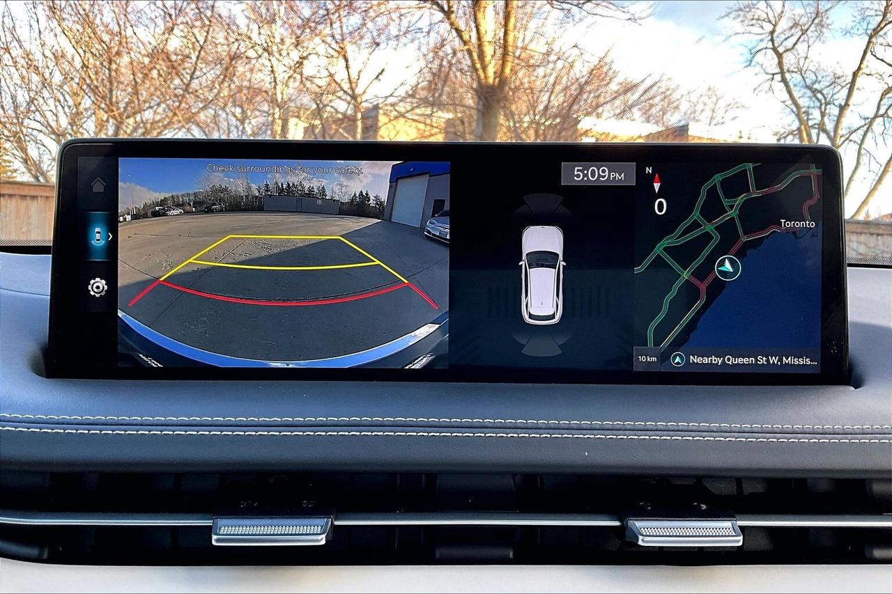 2025 Genesis GV70 2.5T Advanced | Vented Leather | Panoroof | AWD Photo