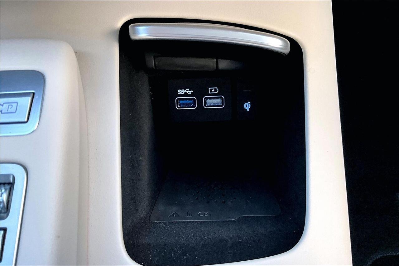 2025 Genesis GV70 2.5T Advanced | Vented Leather | Panoroof | AWD Photo