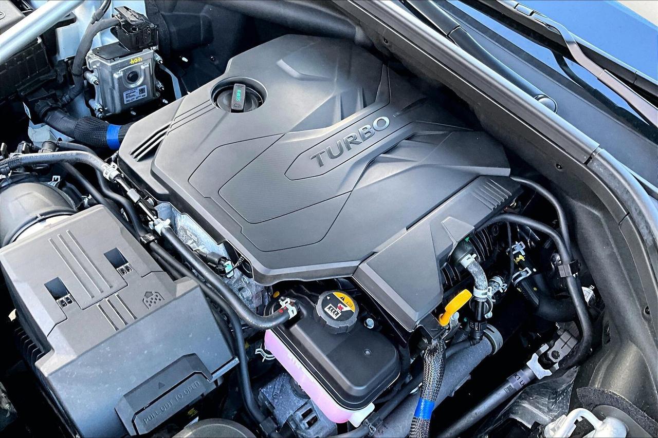 2025 Genesis GV70 2.5T Advanced | Vented Leather | Panoroof | AWD Photo