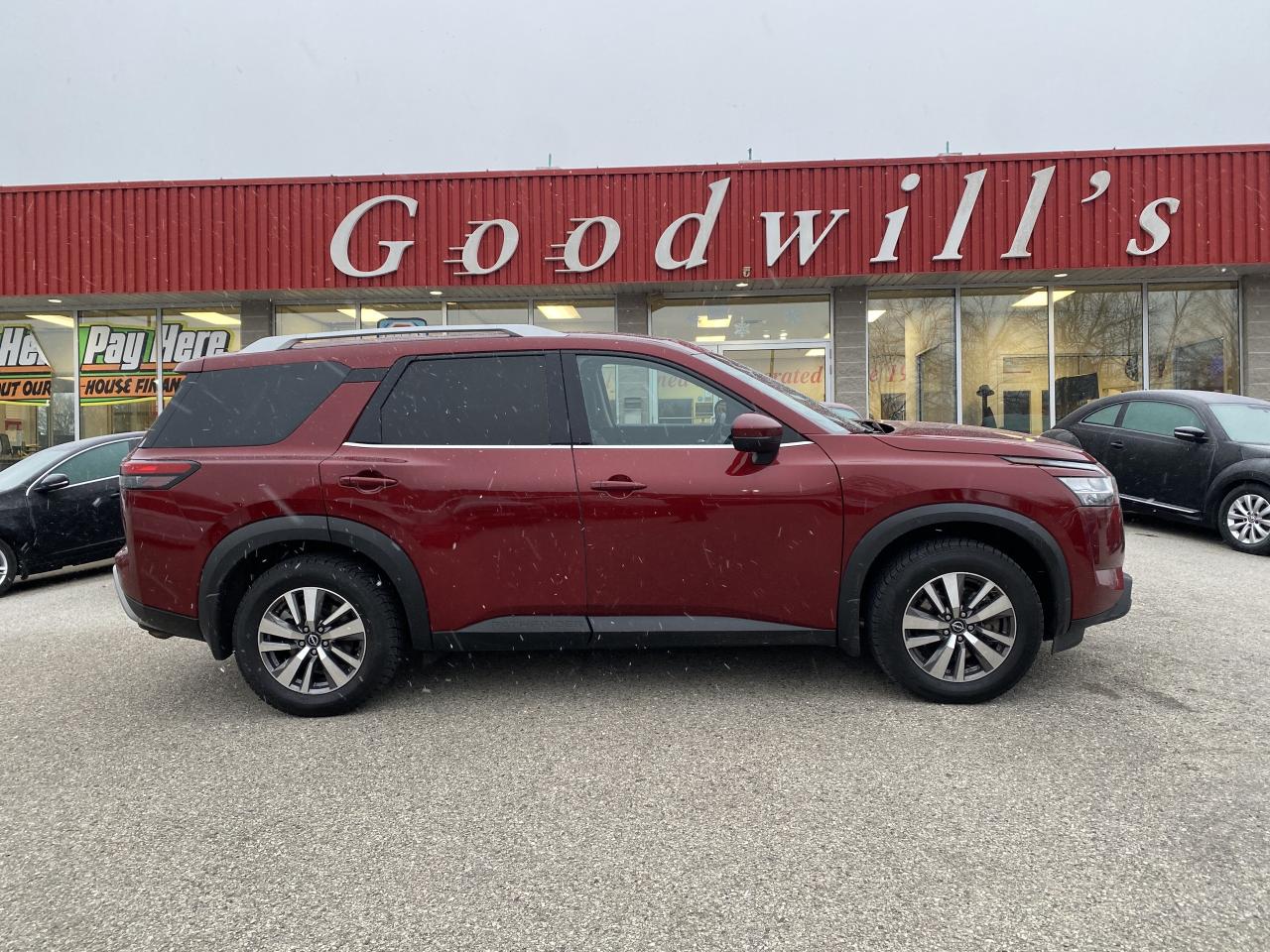 2022 Nissan Pathfinder SL, SUNROOF, REMOTE START, 7 PASSENGER, NAV! - Photo #1