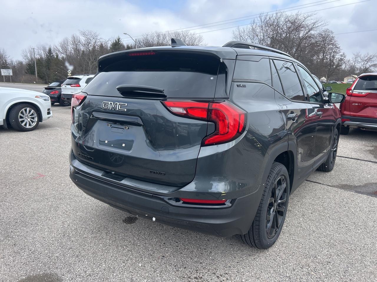 2019 GMC Terrain SLE, AWD, CLEAN CARFAX, HEATED CLOTH SEATS! Photo
